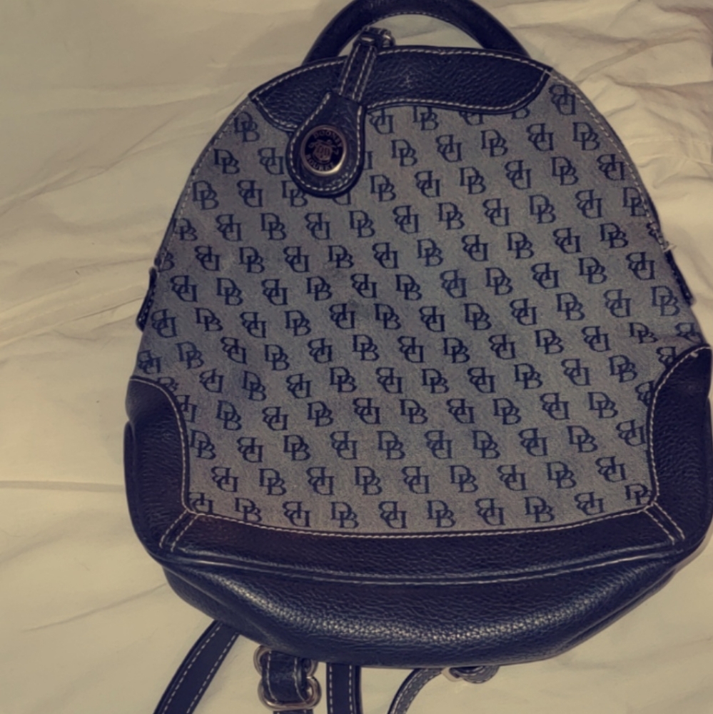Vintage Dooney & Bourke purse/backpack